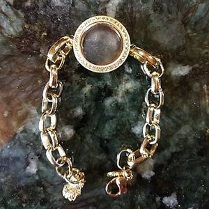 7" link locket bracelet